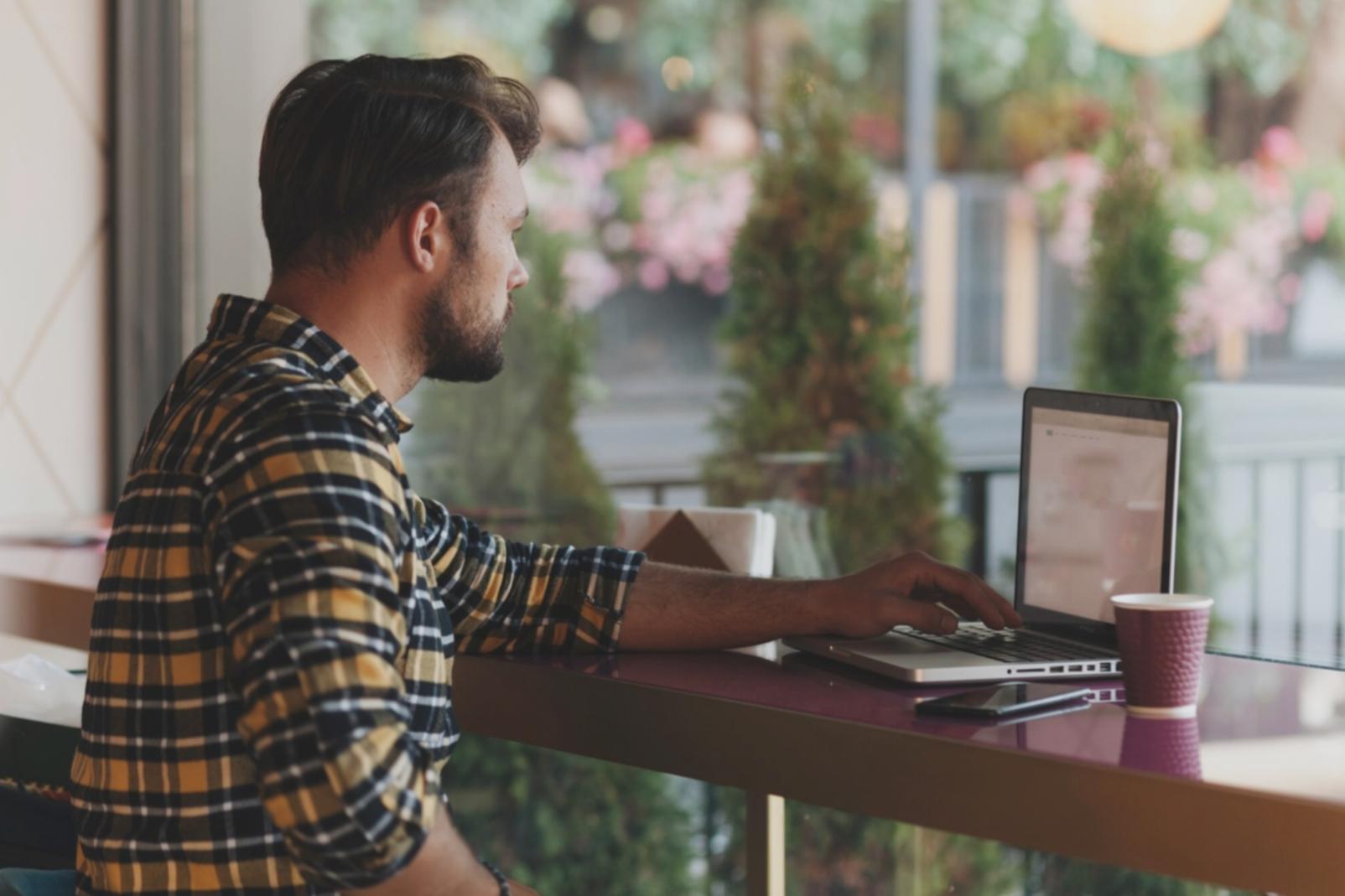 Educación financiera práctica y accesible para inversores